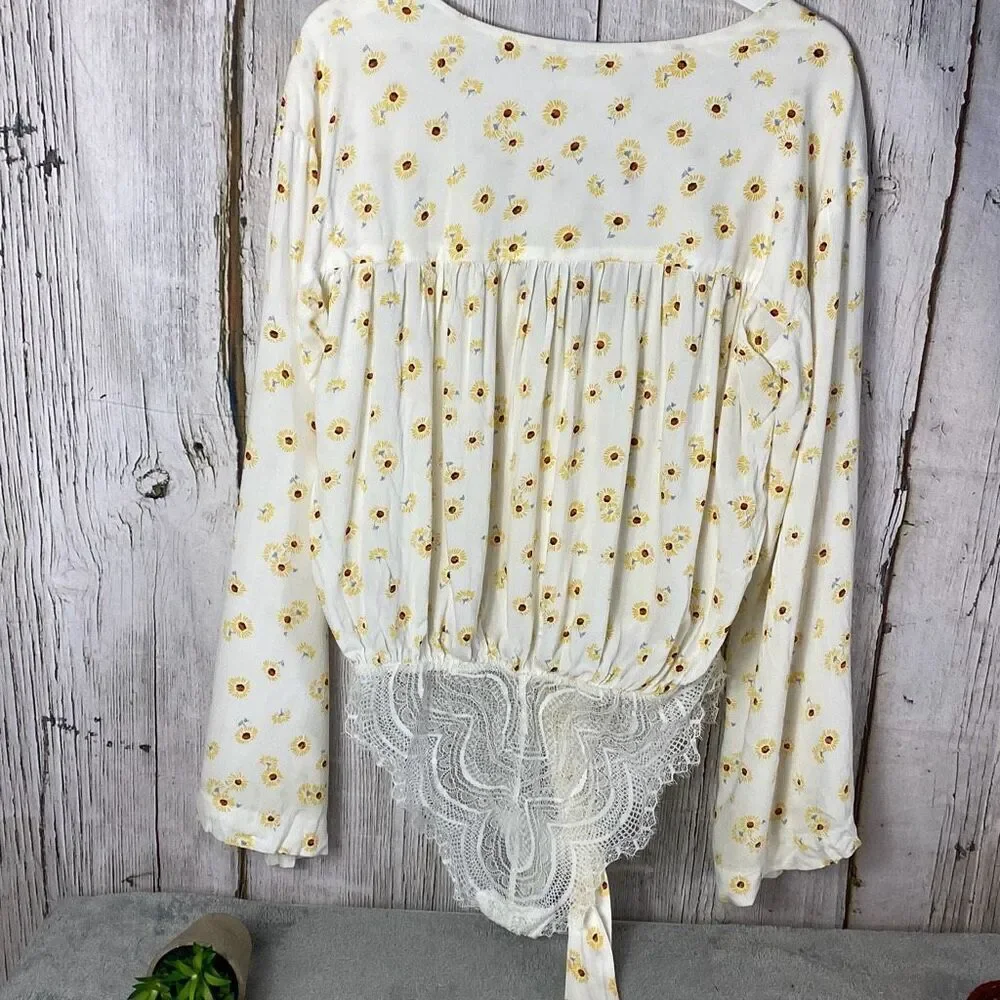 Free People Sunflower Lace Bell Sleeve V-neck Bodysuit Size M D